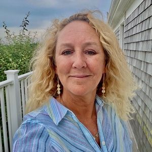 Meet your Posher, Suzanne